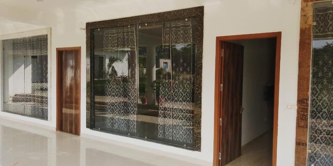 Hotel Radha Rani Mahal 克久拉霍 外观 照片